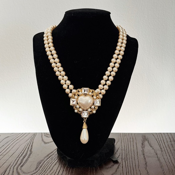 Jewelry - ✨Stunning Pearl Heart Necklace with Crystals Signed Alfred Sung